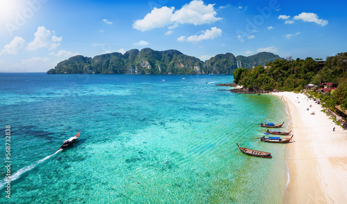 Quadro su tela Aerial view of the beautiful Long Beach at Phi Phi Don island with turquoise shi