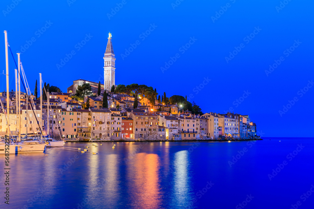 Fototapeta premium Rovinj, Croatia. Evening view of old town on the western coast of the Istrian peninsula.