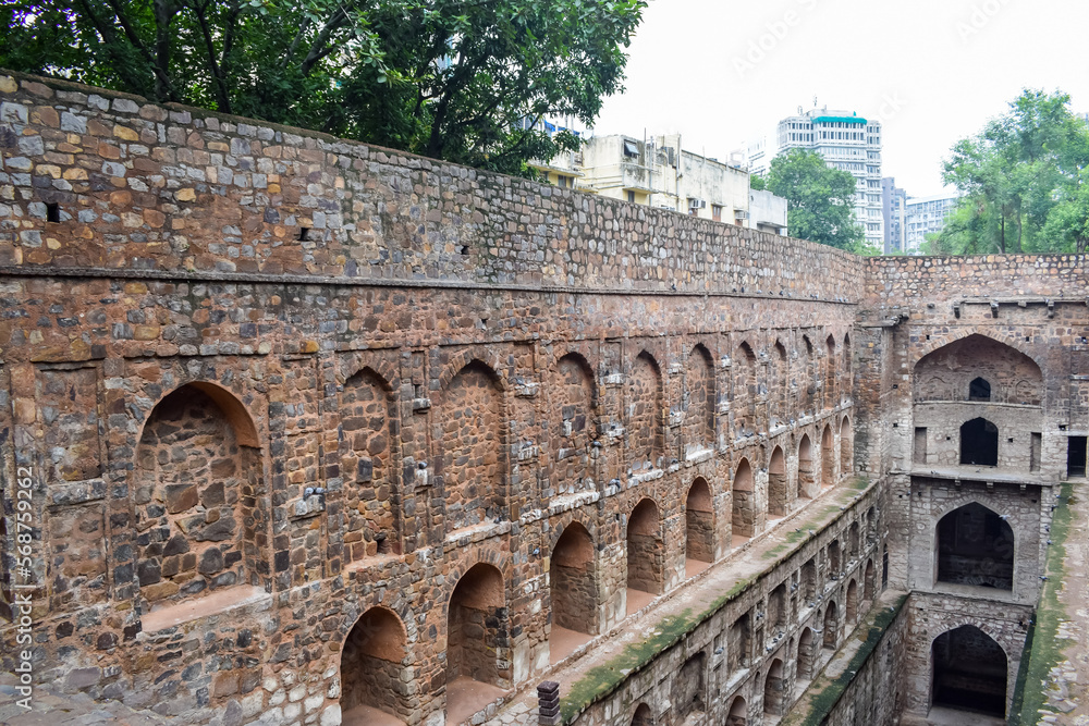 Obraz premium Agrasen Ki Baoli (Step Well) situated in the middle of Connaught placed New Delhi India, Old Ancient archaeology Construction