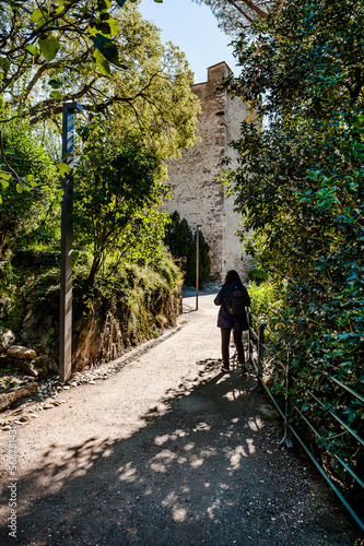 Meran, Pulverturm, Turm, Tappeinerweg, Spazierweg, Promenade, Weinberge, Waalweg, Herbst, Sommer, Etschtal, Vinschgau, Südtirol, Italien