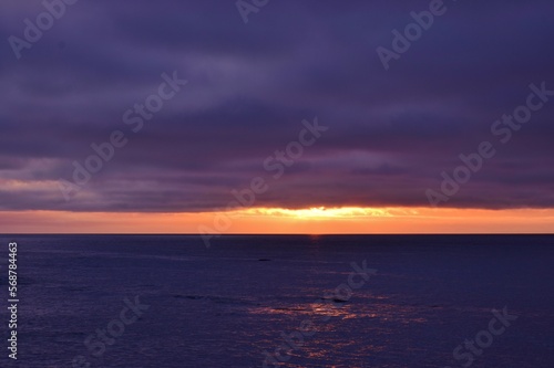 礼文島から望む日の出