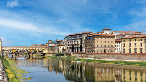 Obraz na płótnie Florence town and the Ponte Vecchio bridge the Arno river in Italy, Europe w salonie