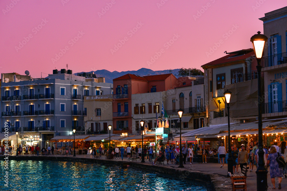 Sonnenuntergang am venezianischen Hafen von Chania, Kreta