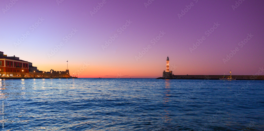 Sonnenuntergang am am venezianischen Hafen von Chania, Kreta Sonnenuntergang am am venezianischen Hafen von Chania, Kreta