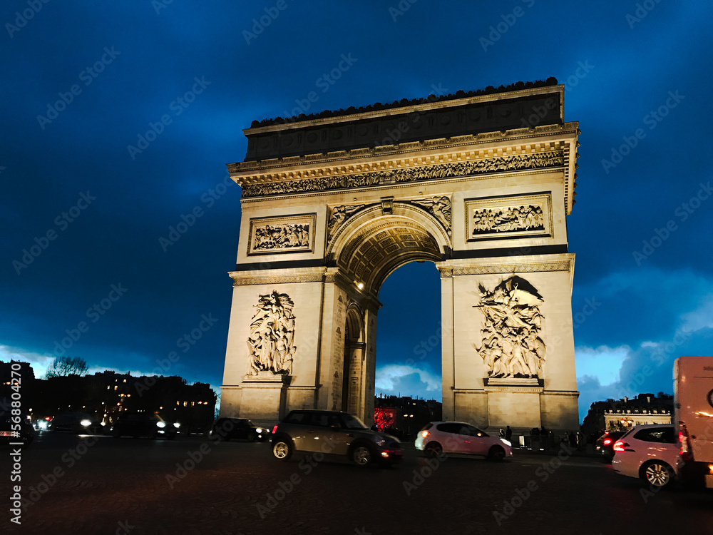 Fototapeta premium arc de triomphe at night