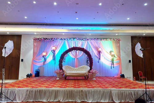 Obraz na plátne flower decoration on Light decoration and sofa in Banquet hall