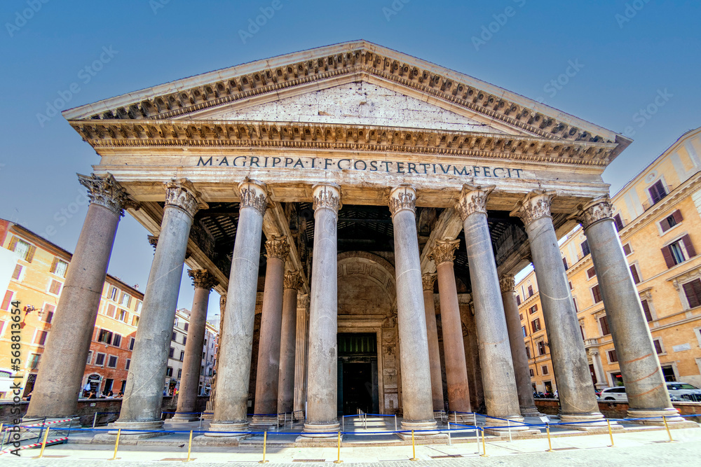 Vorhalle (Pronaos) des Pantheons in Rom