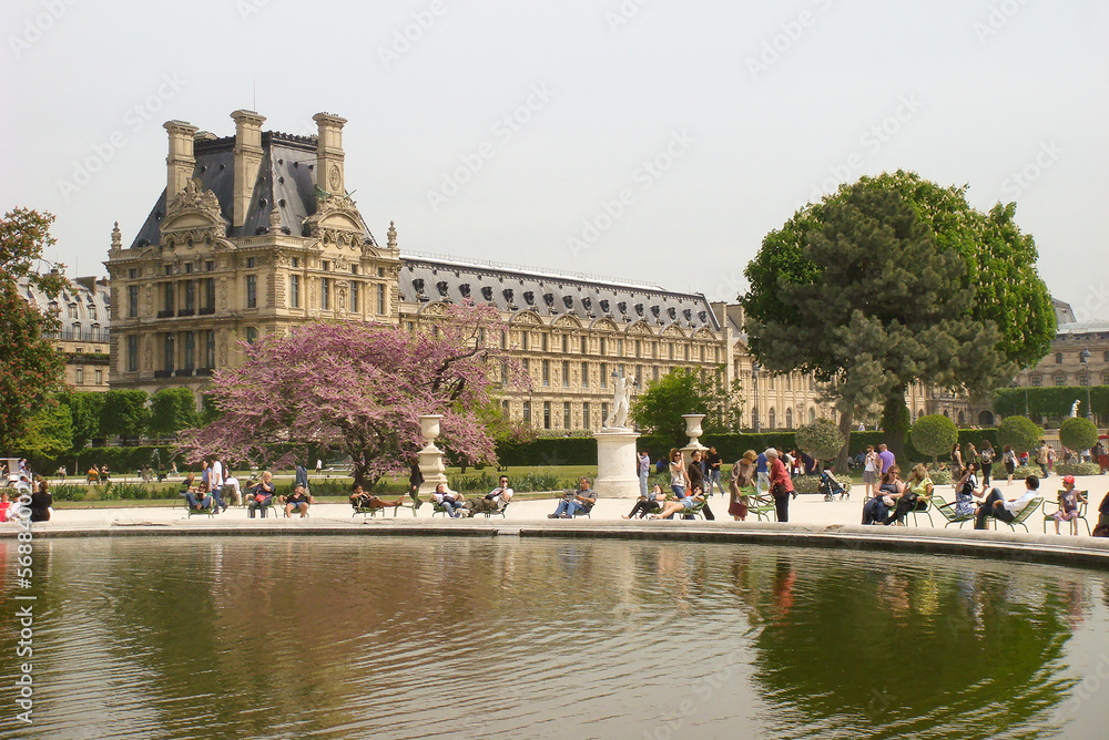 Fototapeta premium Beautiful view of the Luxembourg garden on a spring day. Paris. France.