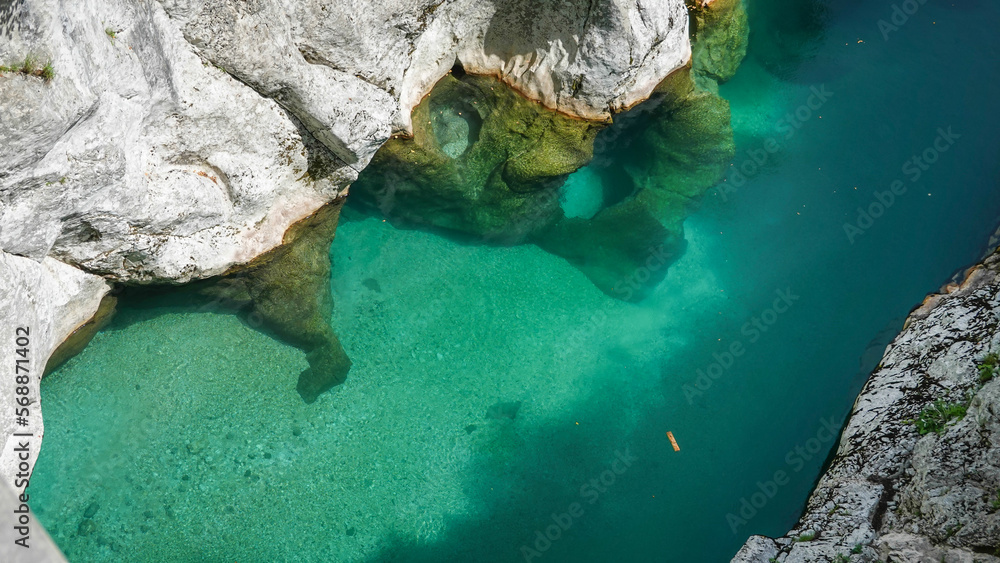 Soca bei Kobarid im Triglav Nationalpark in Slowenien