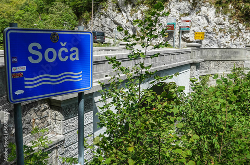 historische Steinbrücke (Napolenbrücke) bei Kobarid im Triglav Nationalpark photo