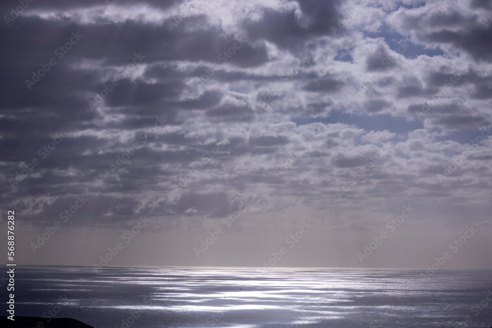 Fototapeta premium Luz entre nubes