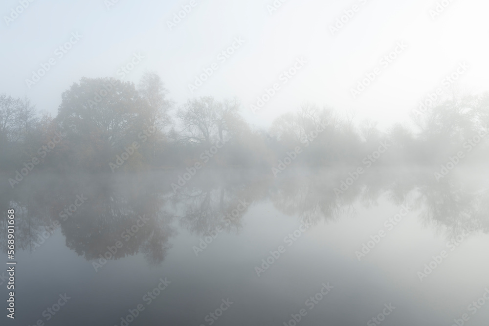 Sonnenaufgang im Nebel über den NSG Altmain bei Grafenrheinfeld, Landkreis Schweinfurt, Unterfranken, Franken, Bayern, Deutschland