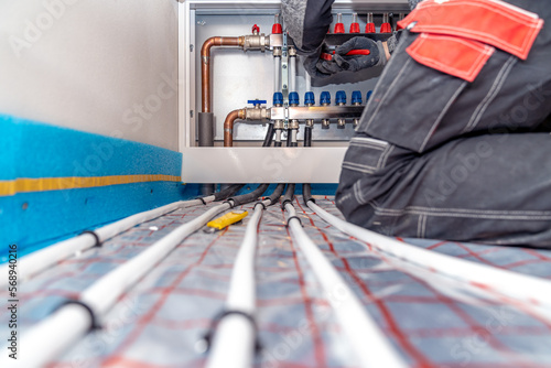connecting the floor heating to the switchboard