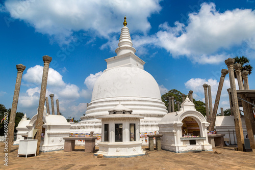 Thuparamaya dagoba (stupa)