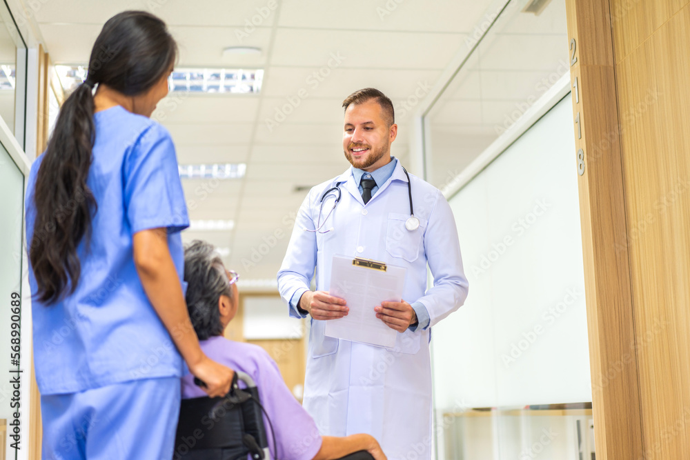 Obraz premium Man doctor wearing uniform with stethoscope service help support discussing and consulting talk to sick senior asian woman patient about checkup result information in hospital.healthcare and medicine