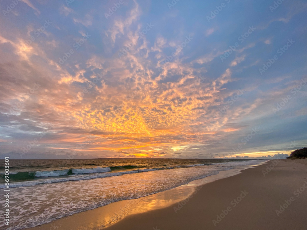 Obraz premium sunrise at the beach
