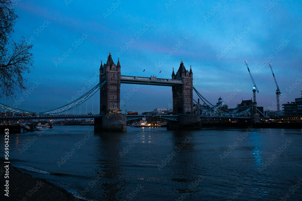 Obraz premium Tower Bridge in London during Sunset