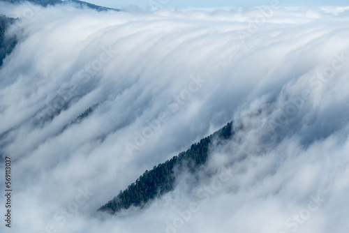 Efecto Föehn o Cascada de nubes en La Palma photo