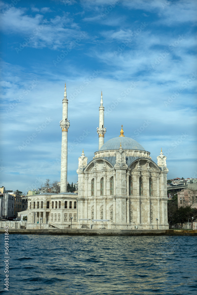 Naklejka premium Great Mecidiye Mosque. Ortakoy mosque in Istanbul.