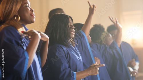 Obraz na plátne Group Of Christian Gospel Singers Praising Lord Jesus Christ