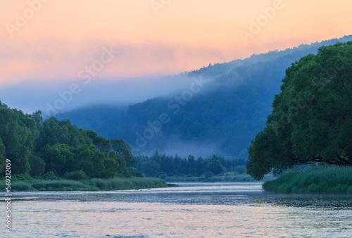 Fototapeta Naklejka Na Ścianę i Meble -  morning on the San River in the Bieszczady Mountains