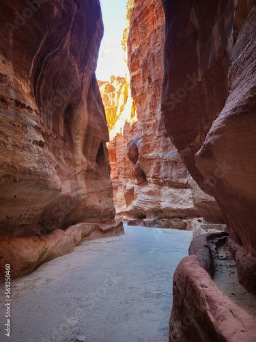 siq, el estrecho camino para llegar al tesoro de petra