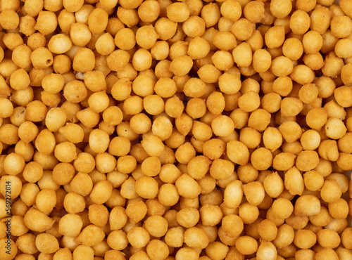 Foto Puff peas in a random arrangement of balls