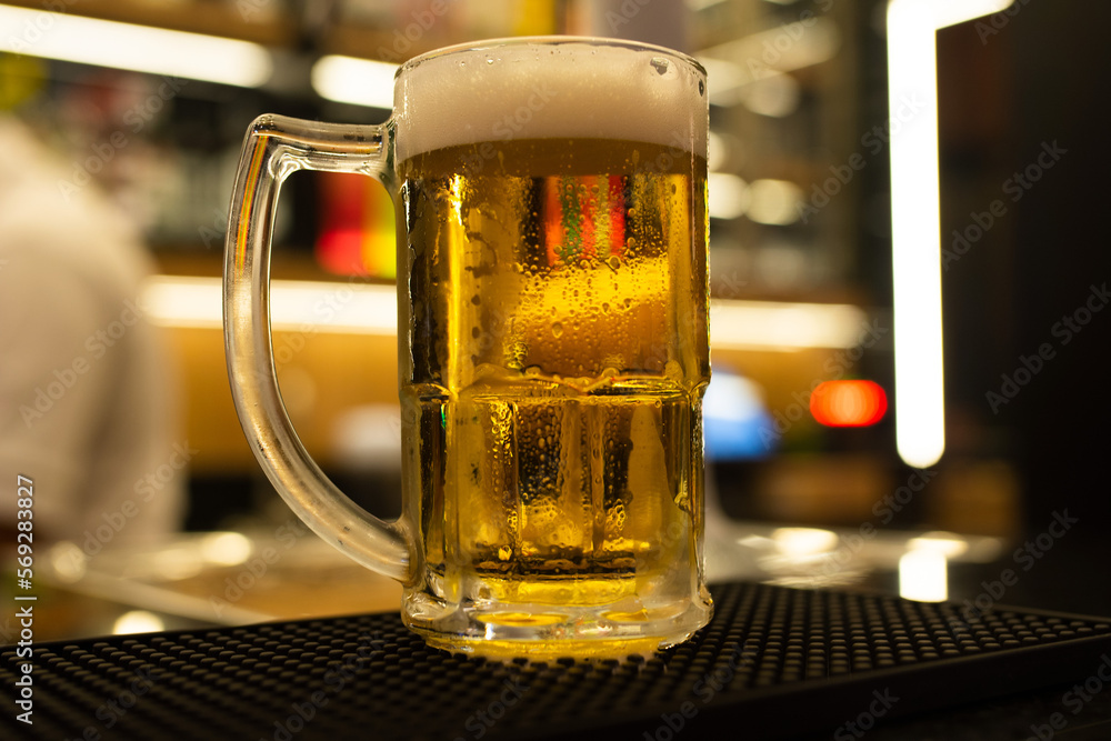 Caneca de chopp aproximada Stock Photo | Adobe Stock