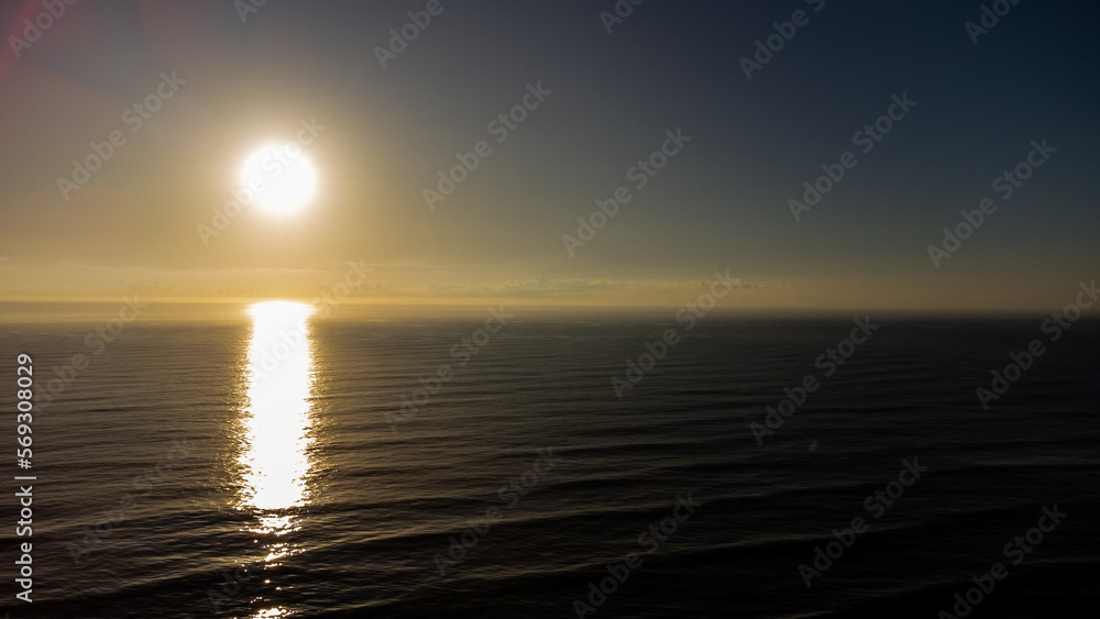 Obraz premium sunset over the sea