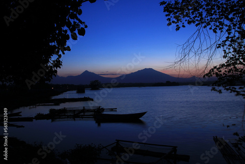 blue sunset at the reservoir © lanext