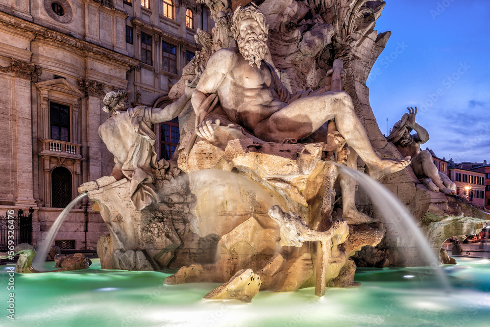 Detail des Vierströmebrunnens auf der Piazza Navona in Rom