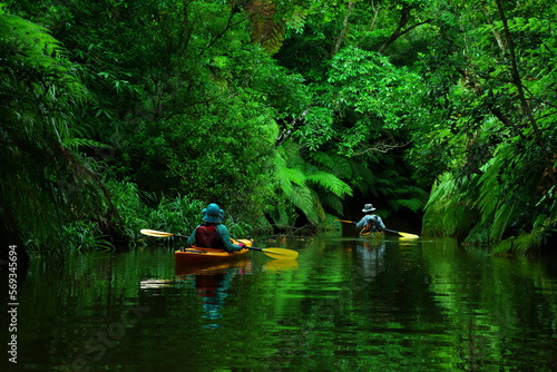 沖縄県西表島　アダナデ川でカヤック