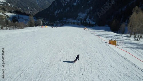 sci sciare snowboard settimana bianca divertimento  photo