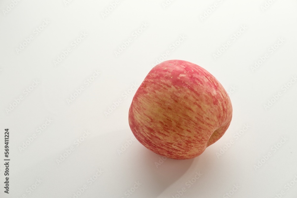 Apel Fuji or Fuji Apple, healthy fruit contain fiber and vitamin C Apel Fuji or Fuji Apple, healthy fruit contain fiber and vitamin C