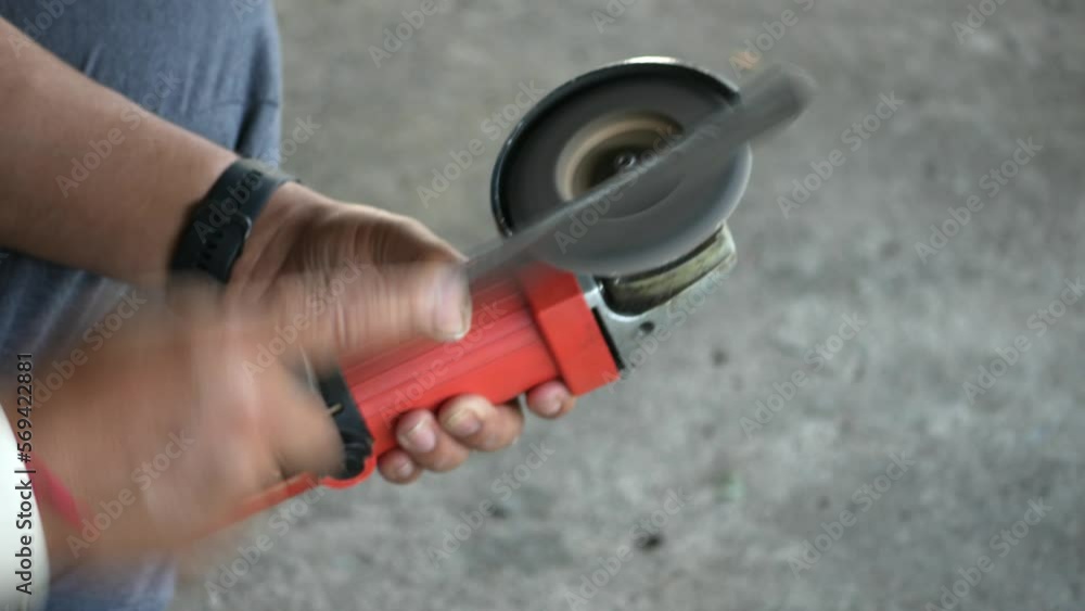 Knife sharpening using a steel grinder Knife sharpening using a steel grinder