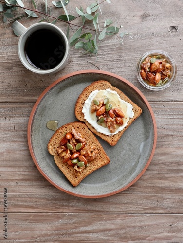 Toast bread with nuts and honey