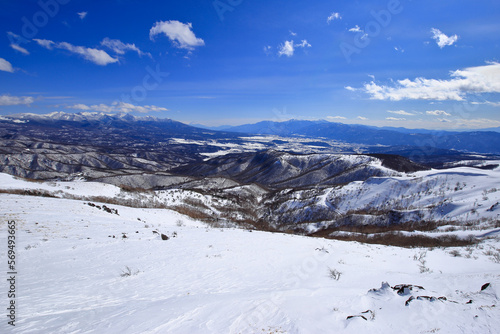 車山の山頂から望む厳冬期の風景 ( 八ヶ岳, 富士山, 南アルプス 方面 )