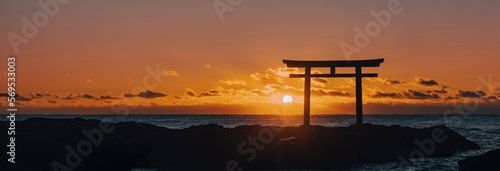神磯の鳥居のパノラマ風景