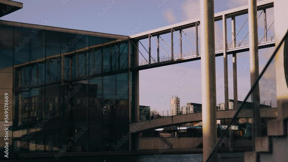 Spiegelungen an Architektur Spiegelungen an Architektur