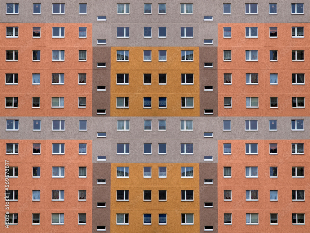 Großer Wohnblock in Plattenbauweise aus DDR Produktion, farbig neu gestaltet