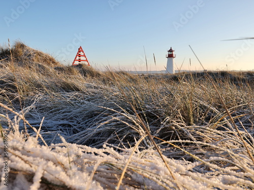 Winterlandschaft Sylt mit Leuchtturm, Deutschland