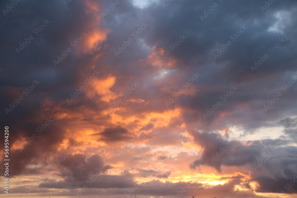 Obraz premium Clouds at dawn