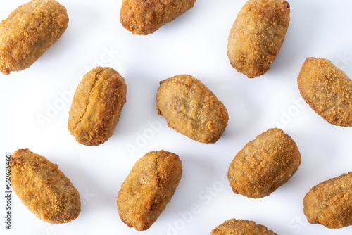 Fotografia Traditional spanish fried croquettes isolated on white bckground