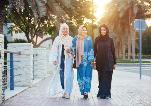 Photography Three women friends going out in Dubai