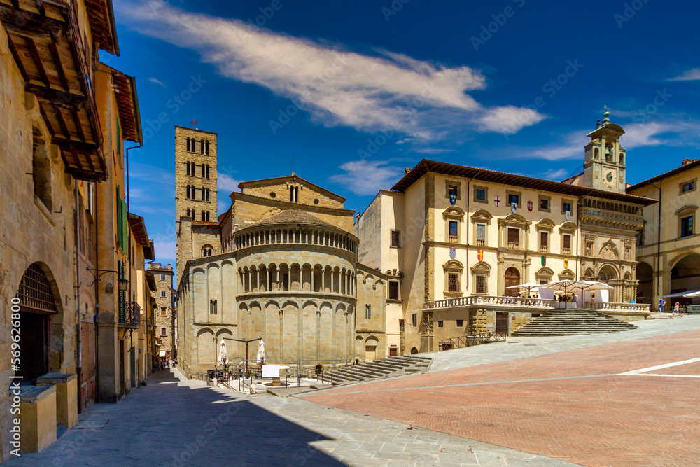Pieve di Santa Maria, Palazzo della Fraternita dei Laici, Piazza Grande, Arezzo, Tuscany, Italy, Europe Pieve di Santa Maria, Palazzo della Fraternita dei Laici, Piazza Grande, Arezzo, Tuscany, Italy, Europe