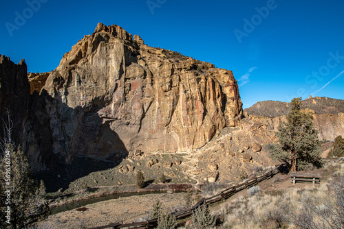 Canvas Print Misery Ridge Trail - Smith Rock State Park, OR