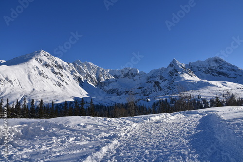 Kościelec, Przełęcz Karb, Tatry, zima, śnieg, tpn, szlaki, wspinaczka, góra, krajobraz, 