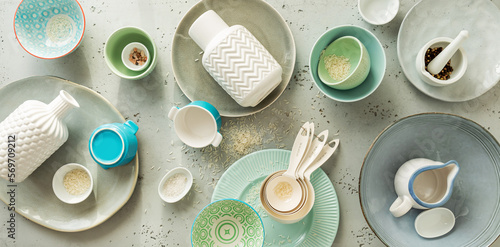 Fotografie Kitchen - ceramic, pastel coloured dishes