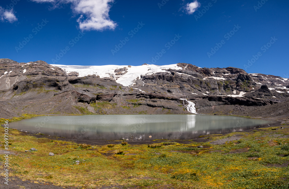 Fotografia de Laguna Espejo y del Glaciar Sierra Nevada, Region de la Araucania, Chile