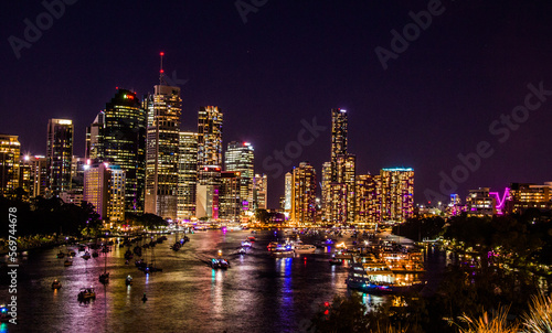 Fototapeta Naklejka Na Ścianę i Meble -  Night scenes of Brisbane CBD from Kangaroo point cliff 
